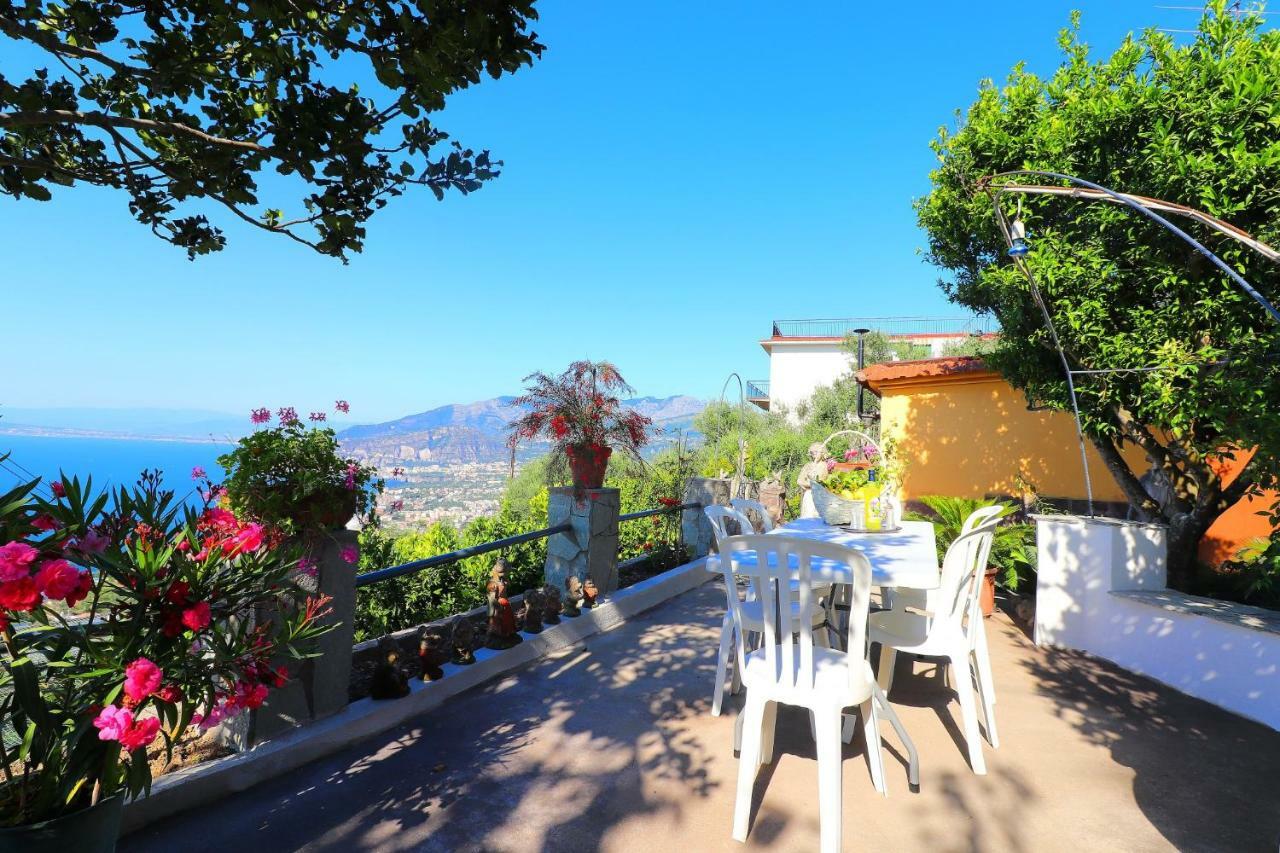La Rosa Del Sud - De Vivo Realty Sorrentoアパートメント エクステリア 写真