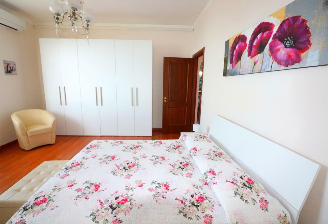 La Rosa Del Sud - De Vivo Realty Sorrentoアパートメント エクステリア 写真