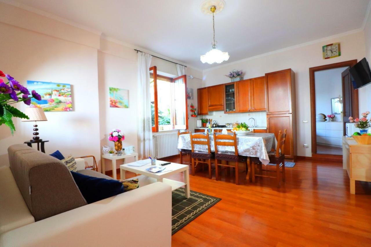 La Rosa Del Sud - De Vivo Realty Sorrentoアパートメント エクステリア 写真